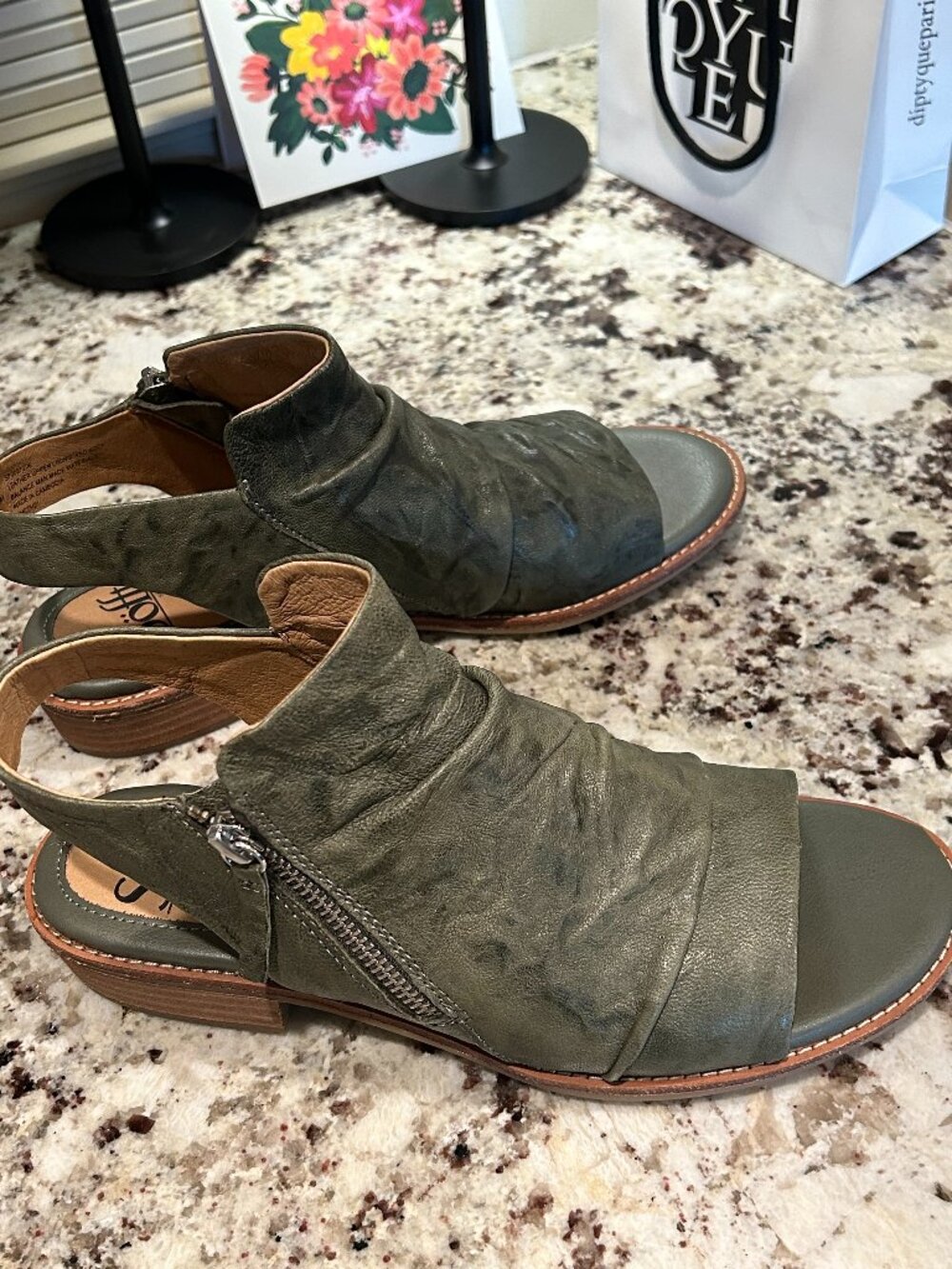 Sofft Nestyn Sandal in Moss Green